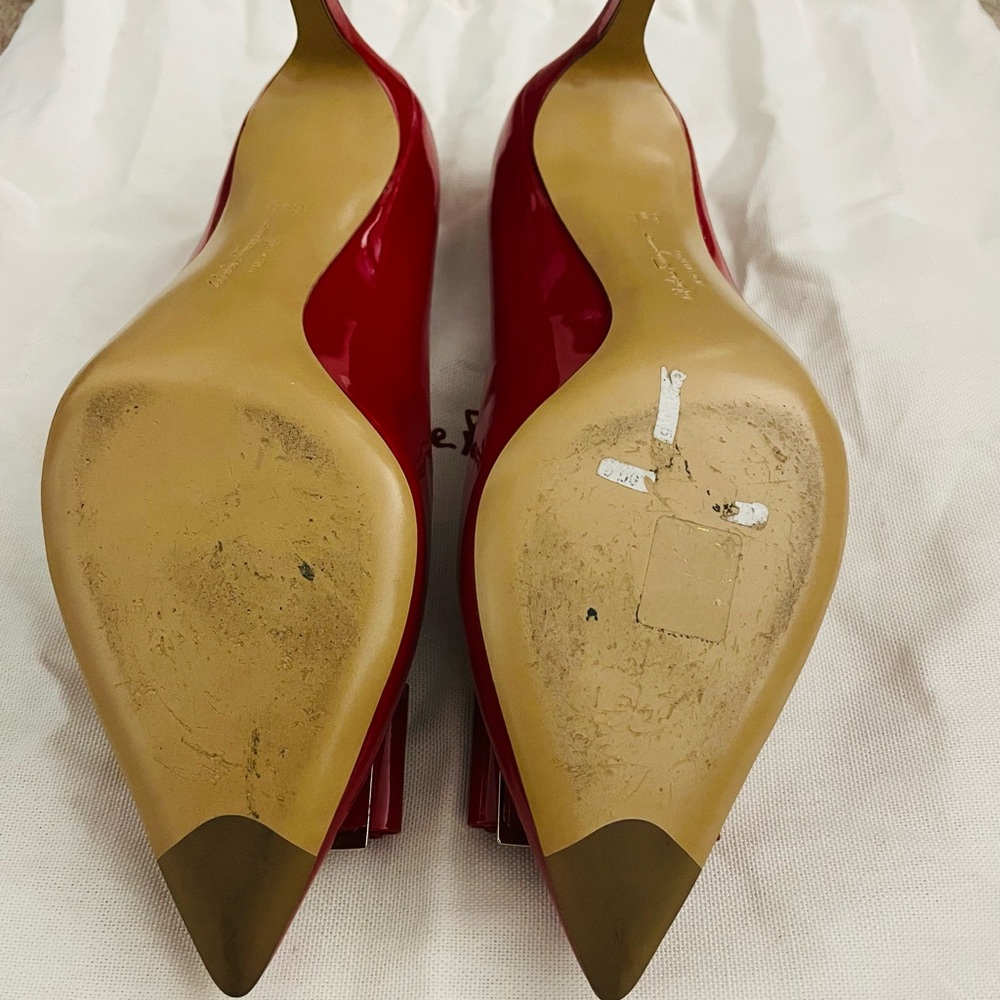 Salvatore Ferragamo Glossy Red Heels with Bow - Picture 2 of 2